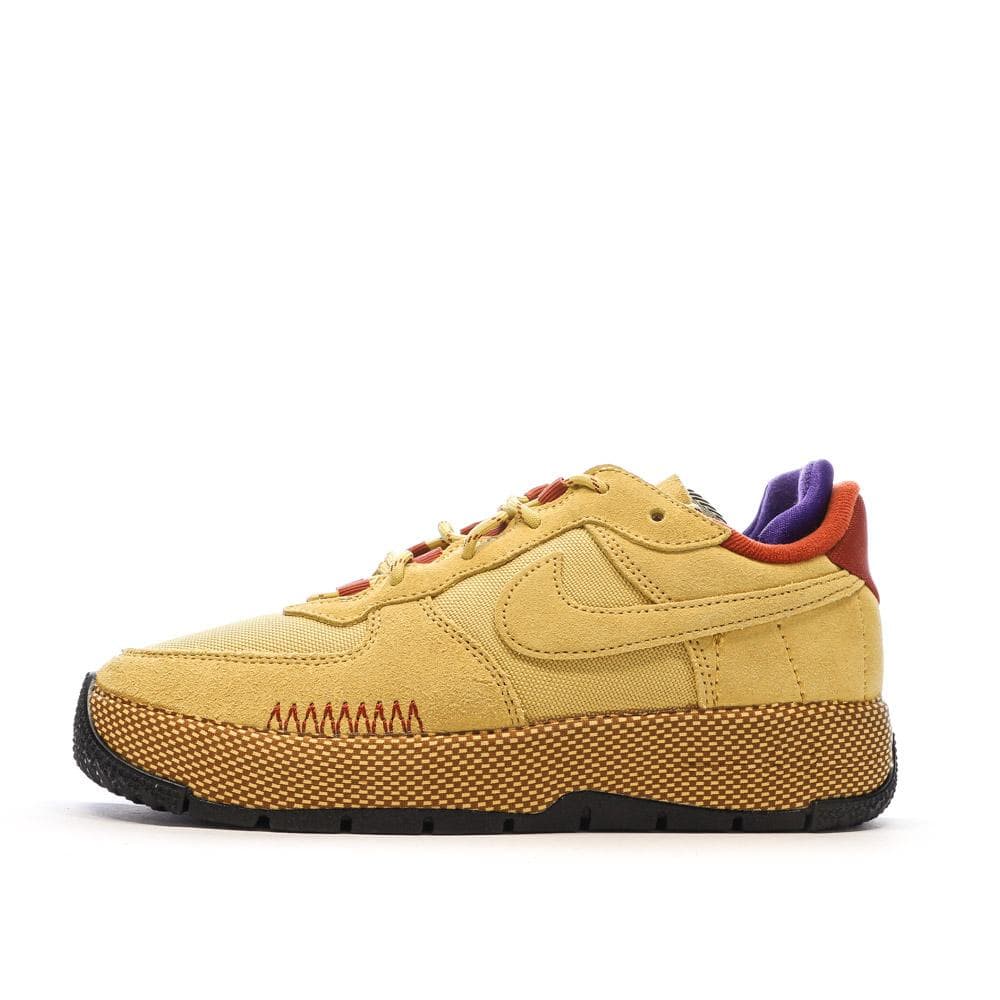 Baskets Jaunes Femme Nike Air Force 1 Wild 1
