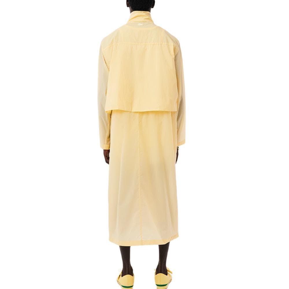 Parka longue transparente Jaune Homme LACOSTE défilé sur podium 2