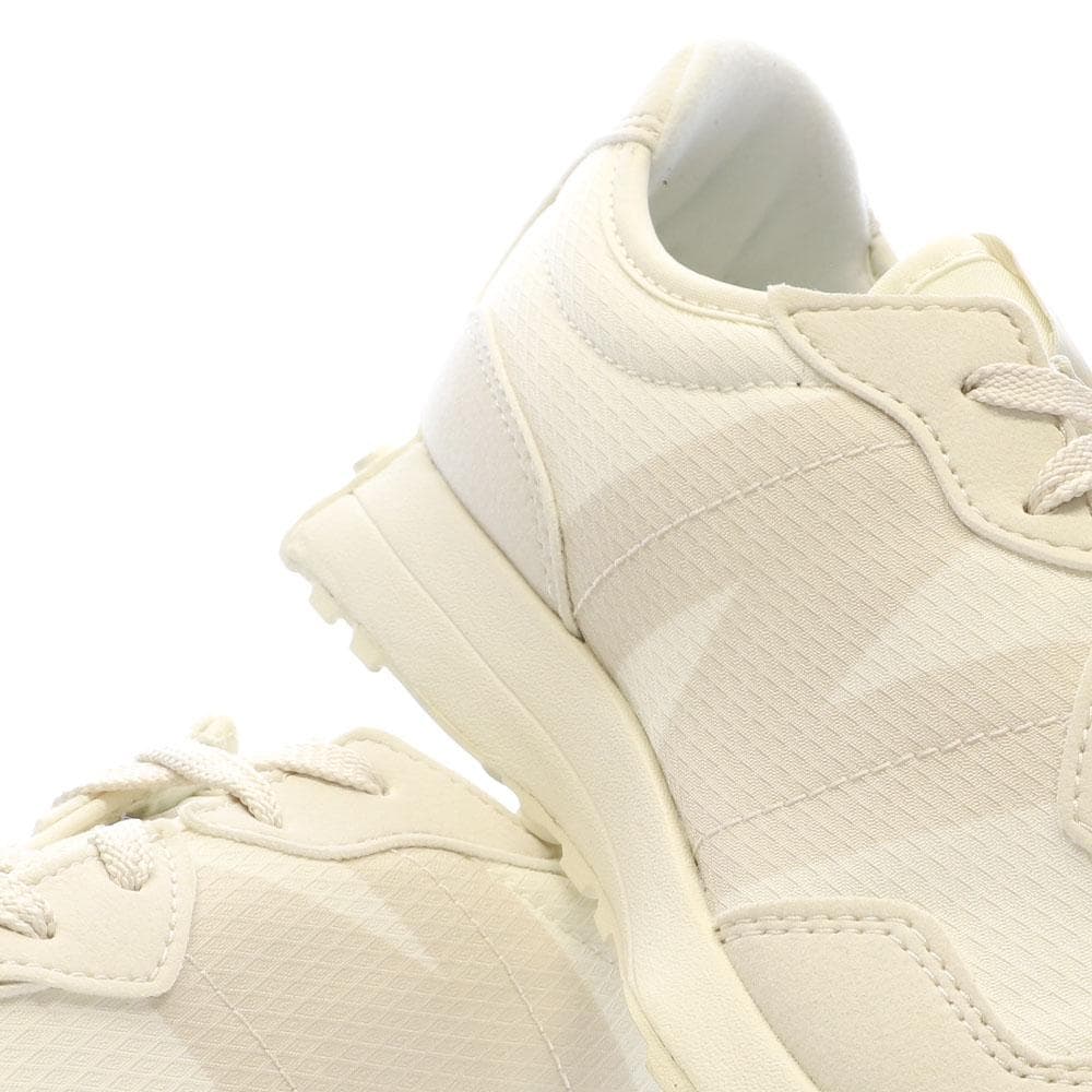 New Balance 327 Baskets Blanches/Beiges Femme GS327MI 7