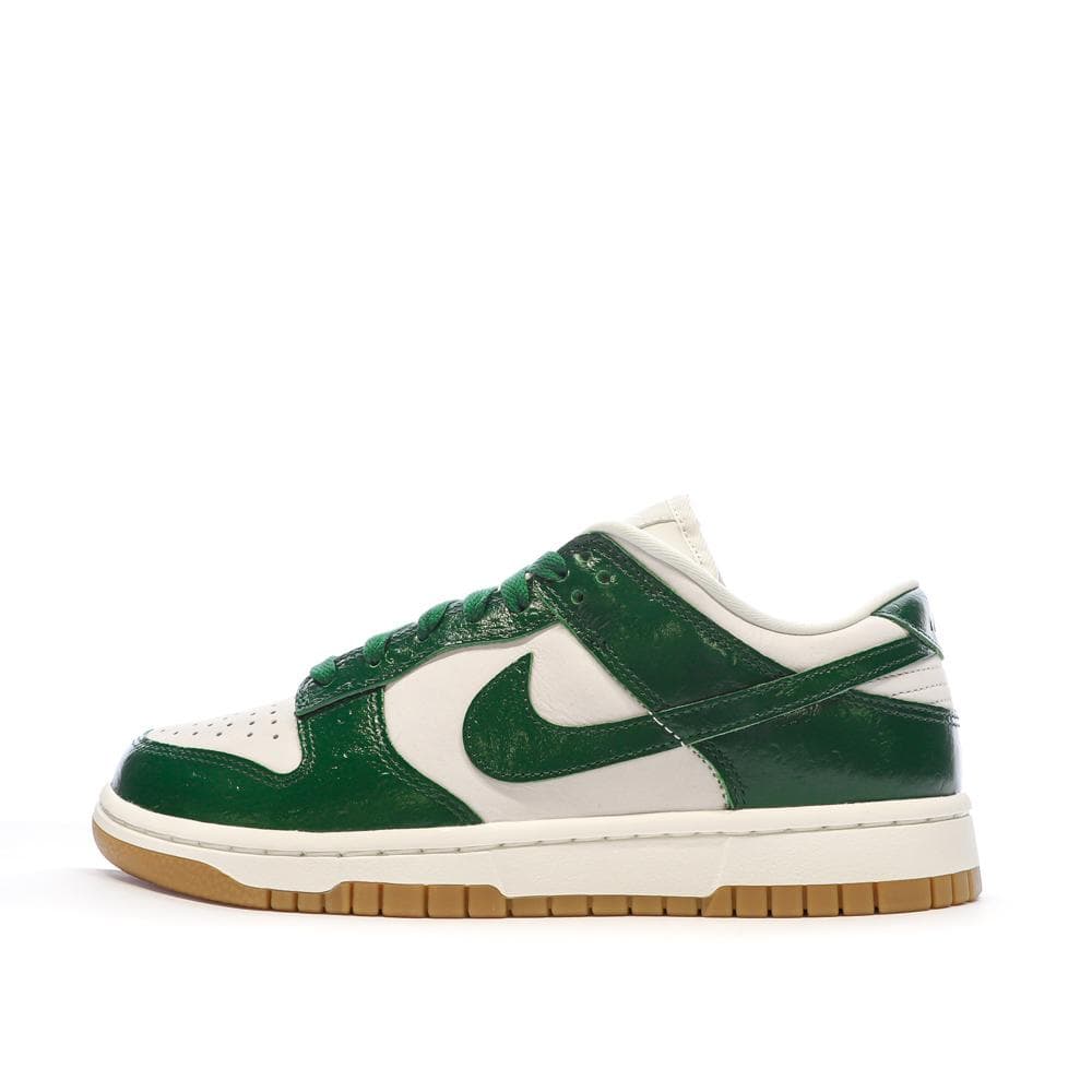 Baskets Blanches/Vertes Femme Nike Dunk Low 1